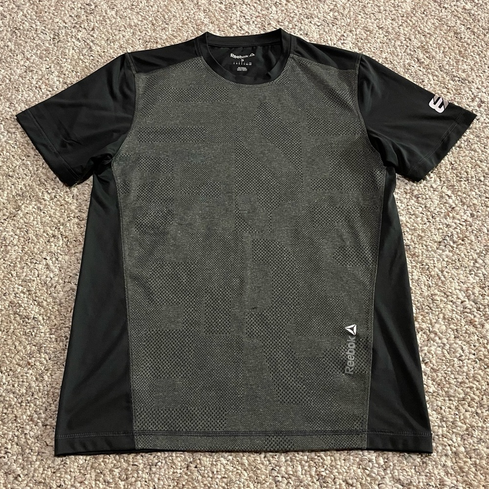 Reebok Playdry Breathable Lite Workout T-Shirt Men’s Small NWOT
